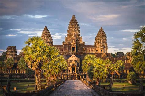 ‎Top 100: Cambodia .